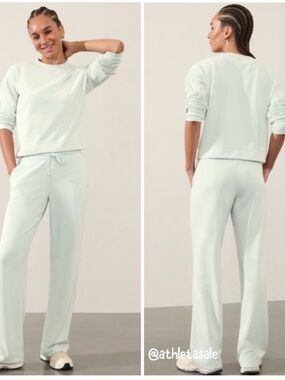 Athleta Seasoft straight pants glacier NWOT